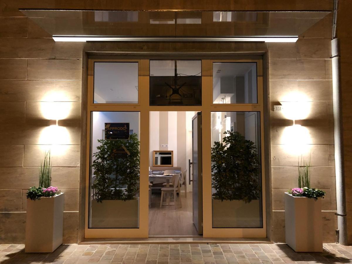 Approdo Residence Чивитанова-Марке Экстерьер фото